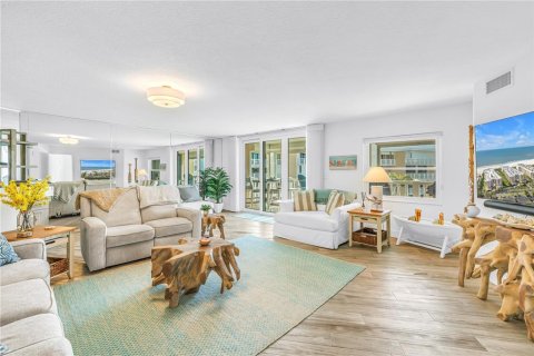 Condo in Saint Pete Beach, Florida, 2 bedrooms  № 2396333 - photo 13