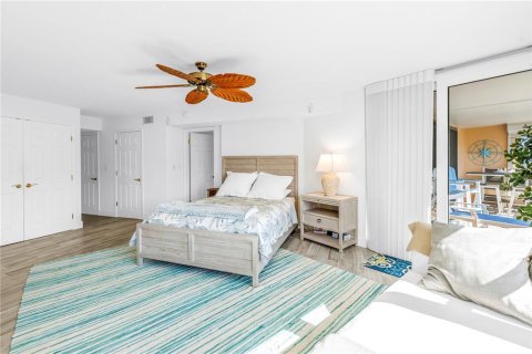 Condo in Saint Pete Beach, Florida, 2 bedrooms  № 2396333 - photo 21