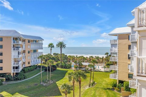 Condo in Saint Pete Beach, Florida, 2 bedrooms  № 2396333