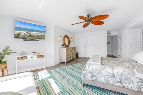 Condo in Saint Pete Beach, Florida, 2 bedrooms  № 2396333 - photo 22