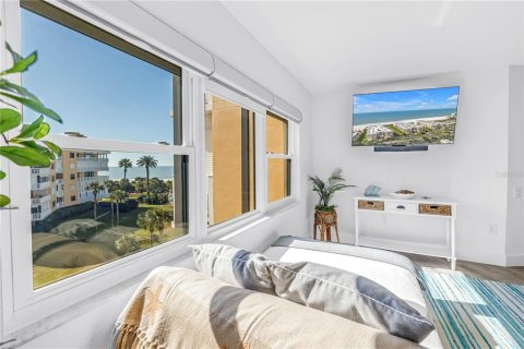 Condo in Saint Pete Beach, Florida, 2 bedrooms  № 2396333 - photo 23