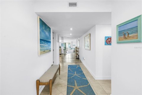 Condo in Saint Pete Beach, Florida, 2 bedrooms  № 2396333 - photo 3