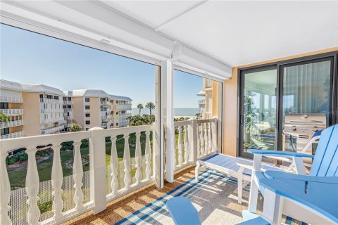 Condo in Saint Pete Beach, Florida, 2 bedrooms  № 2396333 - photo 15