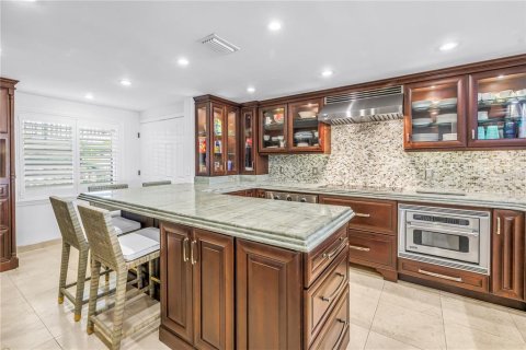 Condo in Saint Pete Beach, Florida, 2 bedrooms  № 2396333 - photo 4