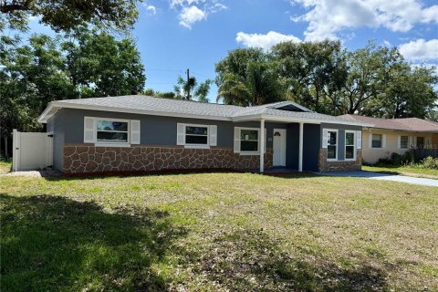Casa en Winter Springs, Florida 4 dormitorios, 157.93 m2 № 2121033