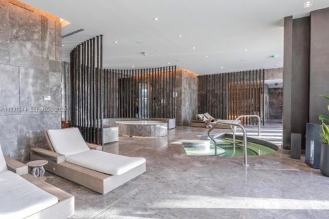 Condo in Miami, Florida, 2 bedrooms  № 1992338 - photo 28