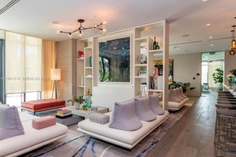 Condominio en alquiler en Miami, Florida, 2 dormitorios, 99.13 m2 № 1992338 - foto 20