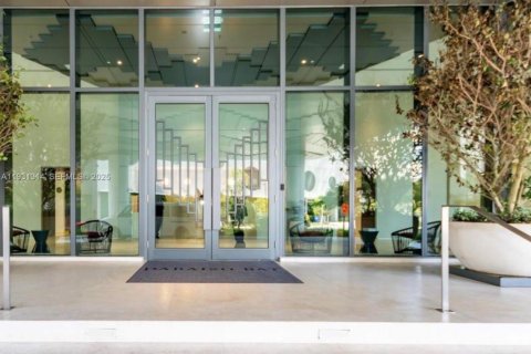 Condominio en alquiler en Miami, Florida, 2 dormitorios, 99.13 m2 № 1992338 - foto 17