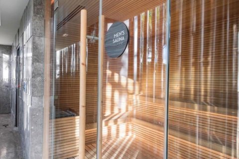 Condominio en alquiler en Miami, Florida, 2 dormitorios, 99.13 m2 № 1992338 - foto 16