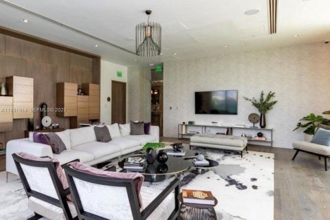 Condominio en alquiler en Miami, Florida, 2 dormitorios, 99.13 m2 № 1992338 - foto 22