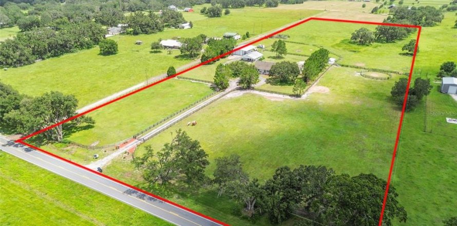 Casa en Dade City, Florida 4 dormitorios, 309.27 m2 № 1866405