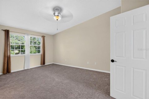 Townhouse in Tarpon Springs, Florida 2 bedrooms, 128.02 sq.m. № 2157387 - photo 20