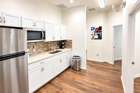Immobilier commercial à louer à Kissimmee, Floride: 125.42 m2 № 2406652 - photo 9