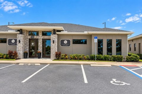 Immobilier commercial à Kissimmee, Floride 125.42 m2 № 2406652