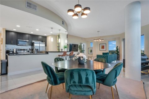 Condominio en alquiler en Orlando, Florida, 3 dormitorios, 186.64 m2 № 1893976 - foto 13