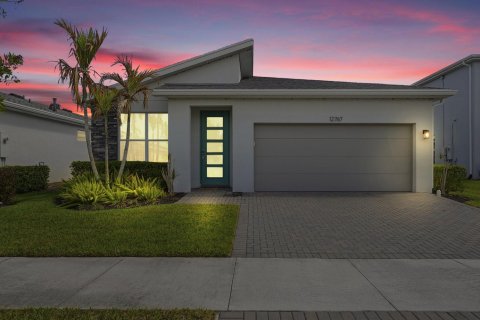 Casa en Port St. Lucie, Florida 4 dormitorios, 185.62 m2 № 2426767
