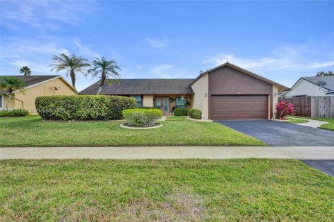 Casa en Lauderhill, Florida 3 dormitorios, 151.62 m2 № 2010782