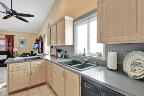 Casa en venta en Lauderhill, Florida, 3 dormitorios, 151.62 m2 № 2010782 - foto 24