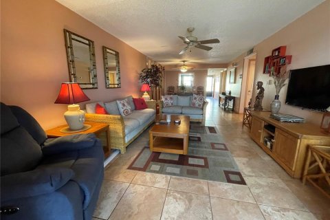 Condominio en alquiler en Port Charlotte, Florida, 2 dormitorios, 106.84 m2 № 2139471 - foto 5