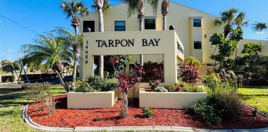 Condominio en Port Charlotte, Florida, 2 dormitorios  № 2139471