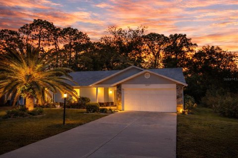 Casa en Spring Hill, Florida 2 dormitorios, 104.79 m2 № 2121893