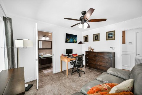 House in Palmetto Bay, Florida 4 bedrooms, 245.82 sq.m. № 2041054 - photo 19