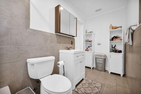 House in Palmetto Bay, Florida 4 bedrooms, 245.82 sq.m. № 2041054 - photo 20