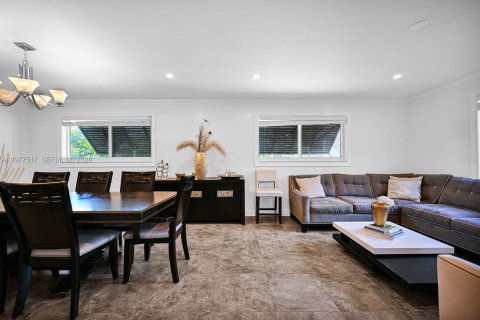 House in Palmetto Bay, Florida 4 bedrooms, 245.82 sq.m. № 2041054 - photo 12