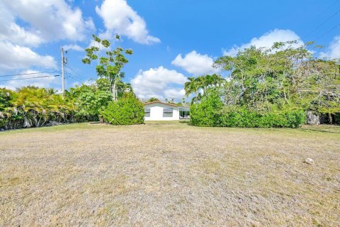 House in Palmetto Bay, Florida 4 bedrooms, 245.82 sq.m. № 2041054 - photo 28