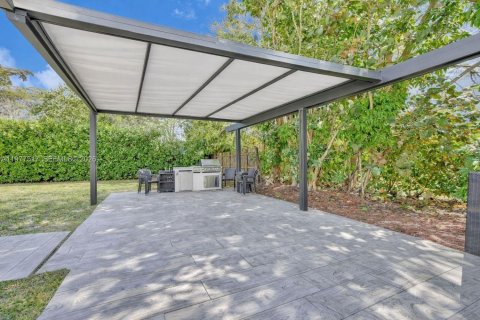 House in Palmetto Bay, Florida 4 bedrooms, 245.82 sq.m. № 2041054 - photo 26