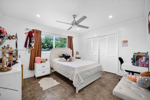 House in Palmetto Bay, Florida 4 bedrooms, 245.82 sq.m. № 2041054 - photo 21