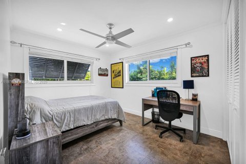 House in Palmetto Bay, Florida 4 bedrooms, 245.82 sq.m. № 2041054 - photo 22