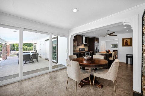 House in Palmetto Bay, Florida 4 bedrooms, 245.82 sq.m. № 2041054 - photo 6