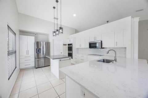 House in Bradenton, Florida 3 bedrooms, 151.99 sq.m. № 1825248 - photo 28