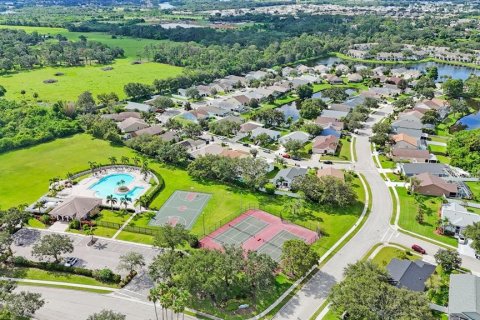 House in Bradenton, Florida 3 bedrooms, 151.99 sq.m. № 1825248 - photo 4