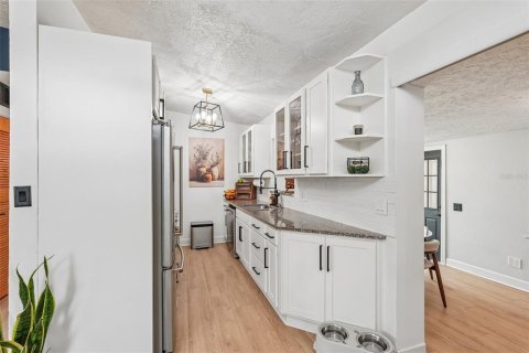 Купить виллу или дом в Брейдентон, Флорида 6 комнат, 119.47м2, № 2339456 - фото 9
