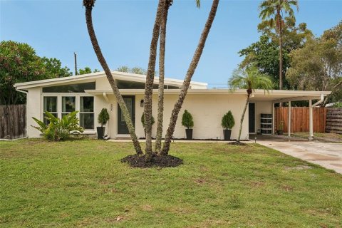 House in Bradenton, Florida 3 bedrooms, 119.47 sq.m. № 2339456