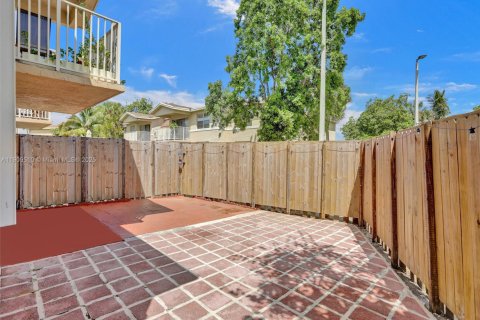 Copropriété à louer à Doral, Floride: 2 chambres, 98.48 m2 № 1965186 - photo 21