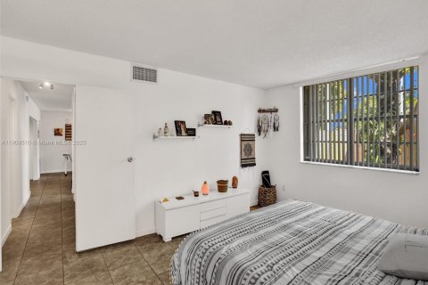 Copropriété à louer à Doral, Floride: 2 chambres, 98.48 m2 № 1965186 - photo 12