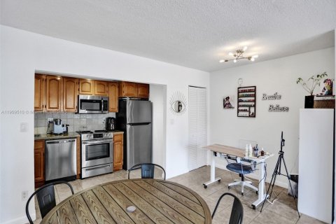 Copropriété à louer à Doral, Floride: 2 chambres, 98.48 m2 № 1965186 - photo 5