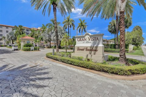 Copropriété à louer à Doral, Floride: 2 chambres, 98.48 m2 № 1965186 - photo 2