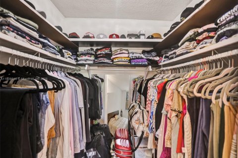 Copropriété à louer à Doral, Floride: 2 chambres, 98.48 m2 № 1965186 - photo 13