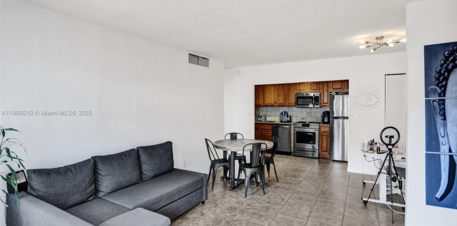 Condo à Doral, Floride, 2 chambres № 1965186