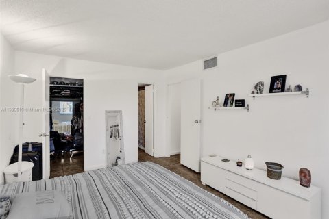 Copropriété à louer à Doral, Floride: 2 chambres, 98.48 m2 № 1965186 - photo 11