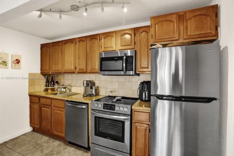 Copropriété à louer à Doral, Floride: 2 chambres, 98.48 m2 № 1965186 - photo 6