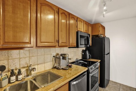 Copropriété à louer à Doral, Floride: 2 chambres, 98.48 m2 № 1965186 - photo 7