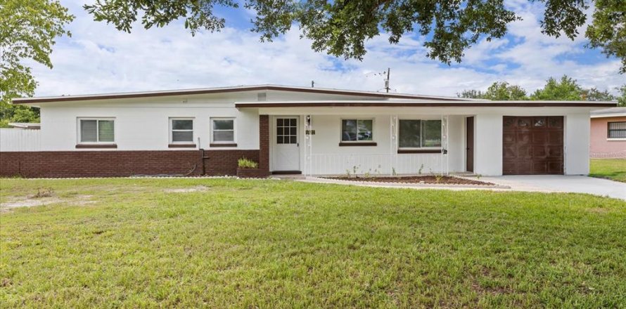 House in Orlando, Florida 3 bedrooms, 157.19 sq.m. № 1837750