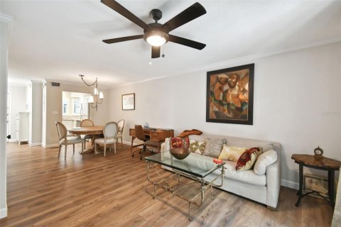 Touwnhouse à louer à Tampa, Floride: 2 chambres, 88.81 m2 № 2429377 - photo 9