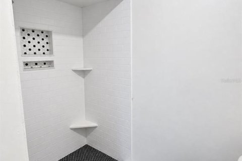 Touwnhouse à louer à Tampa, Floride: 2 chambres, 88.81 m2 № 2429377 - photo 12