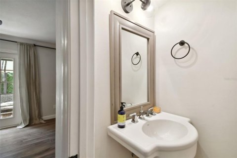 Touwnhouse à louer à Tampa, Floride: 2 chambres, 88.81 m2 № 2429377 - photo 8